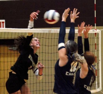 Blue Eagles notch sweep of Yellowjackets